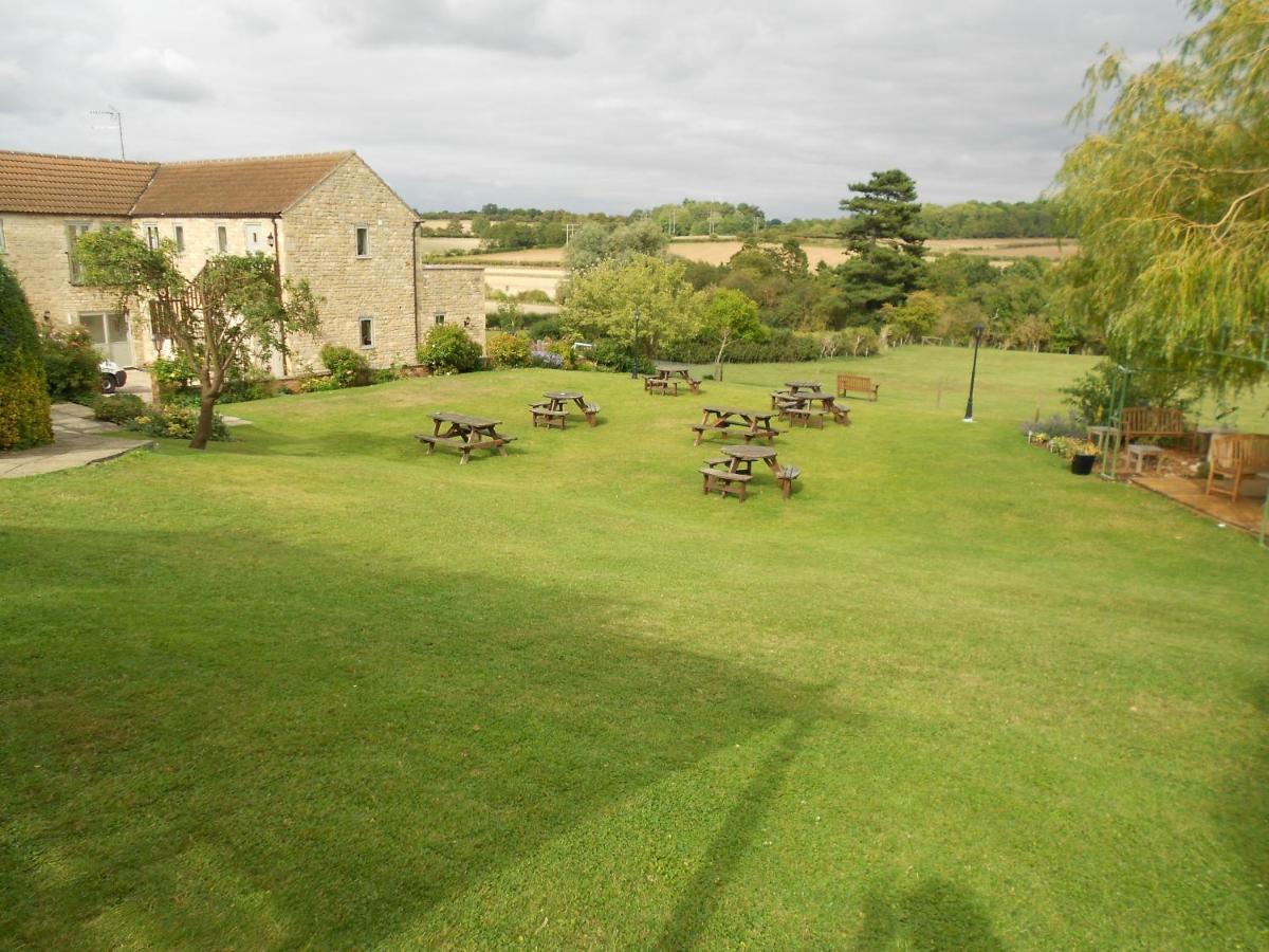 Willoughby Arms Hotel Little Bytham Luaran gambar